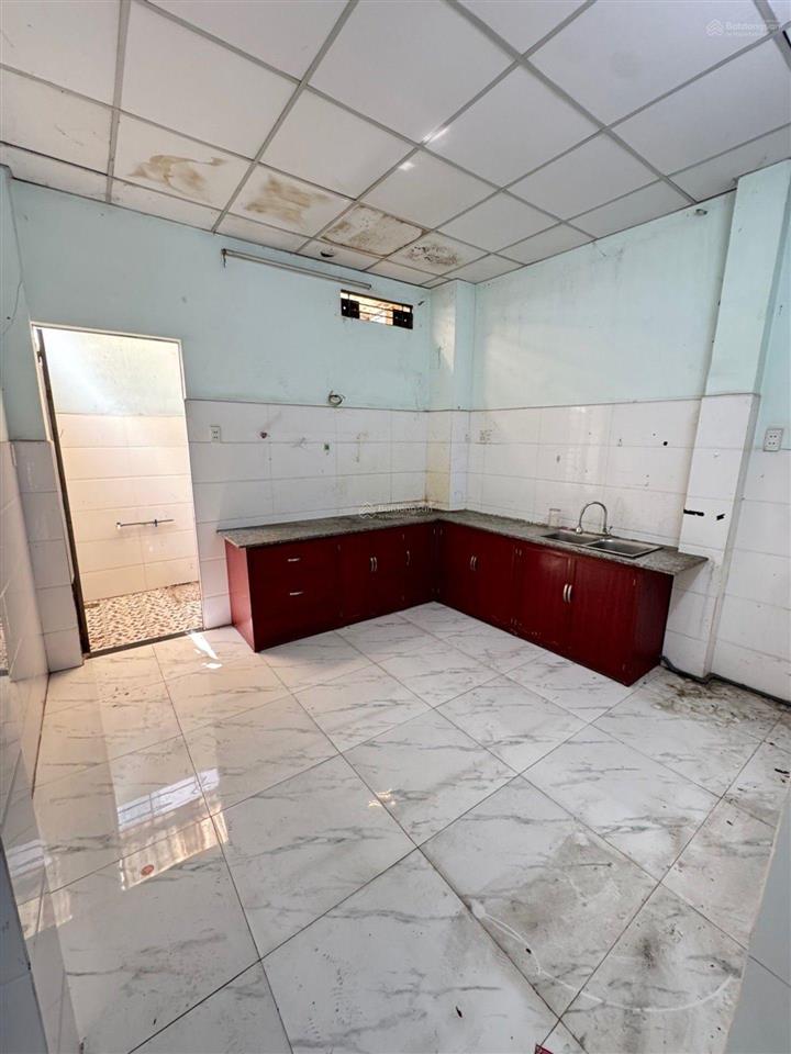 Nhà 2tầng kdc lý chiêu hoàng. giáp quận 6,sổ đẹp không lộ giới.