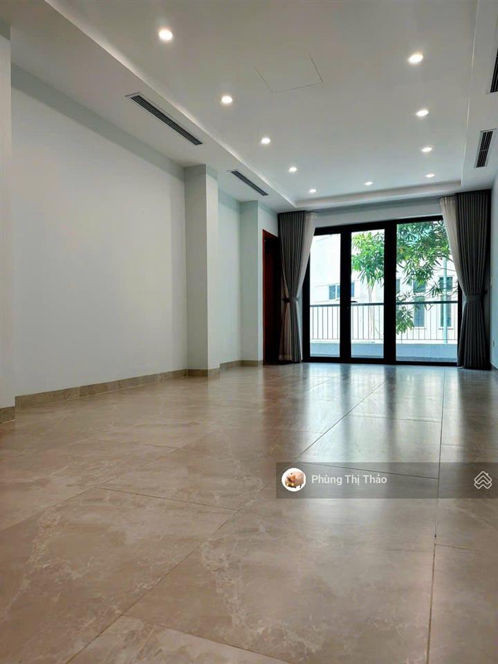 Cho thuê nhà lạc long quân 110m5 tầng , nhà rộng đẹp, dễ setup, giá cực tốt25tr