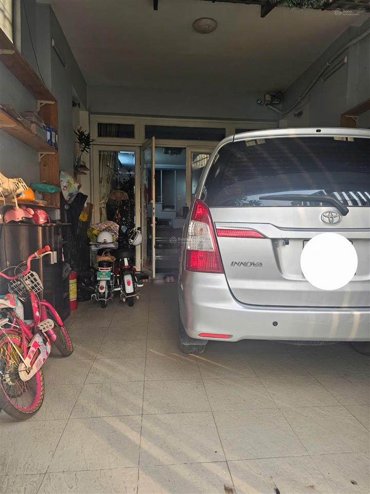 Nhà phố 3 tầng sân thượng, mới xây kiên cố, xe hơi đậu trong nhà