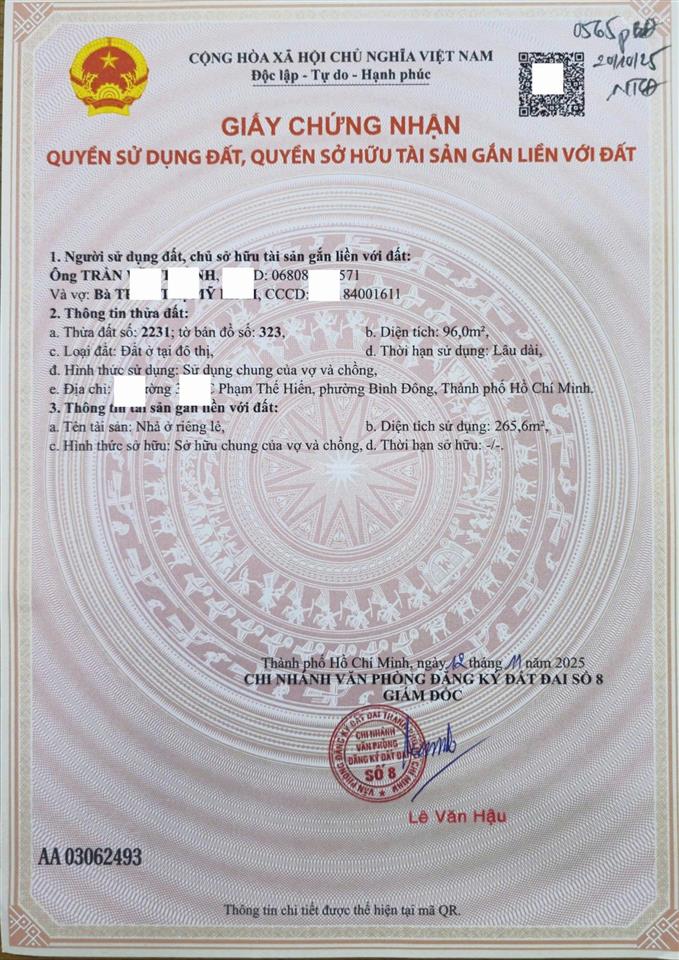 Nhà phố 3 tầng sân thượng, mới xây kiên cố, xe hơi đậu trong nhà