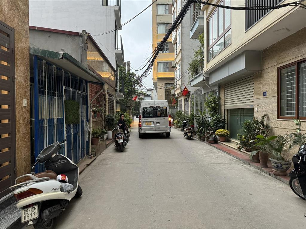 Gia đình có căn nhà 5 tầng muốn cho thuê tại 35 đặng thai mai, quảng an, tây hồ, hà nội.