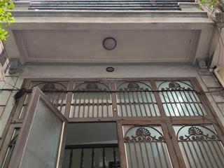 Chính chủ cho thuê nhà nguyên căn  ngõ ba gác tận cửa tại số 10 ngõ 324 đê la thành nhỏ