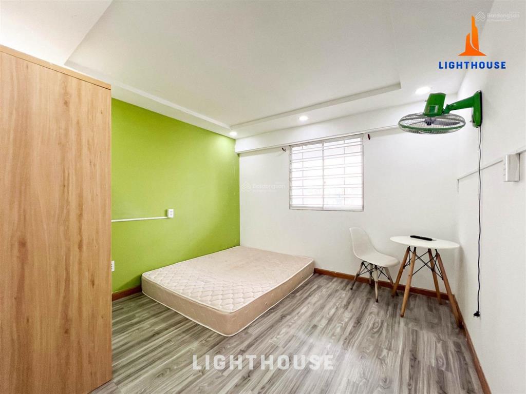 Căn hộ cửa sổ thoáng mát, nội thất hiện đại, gần phạm văn hai, tân bình