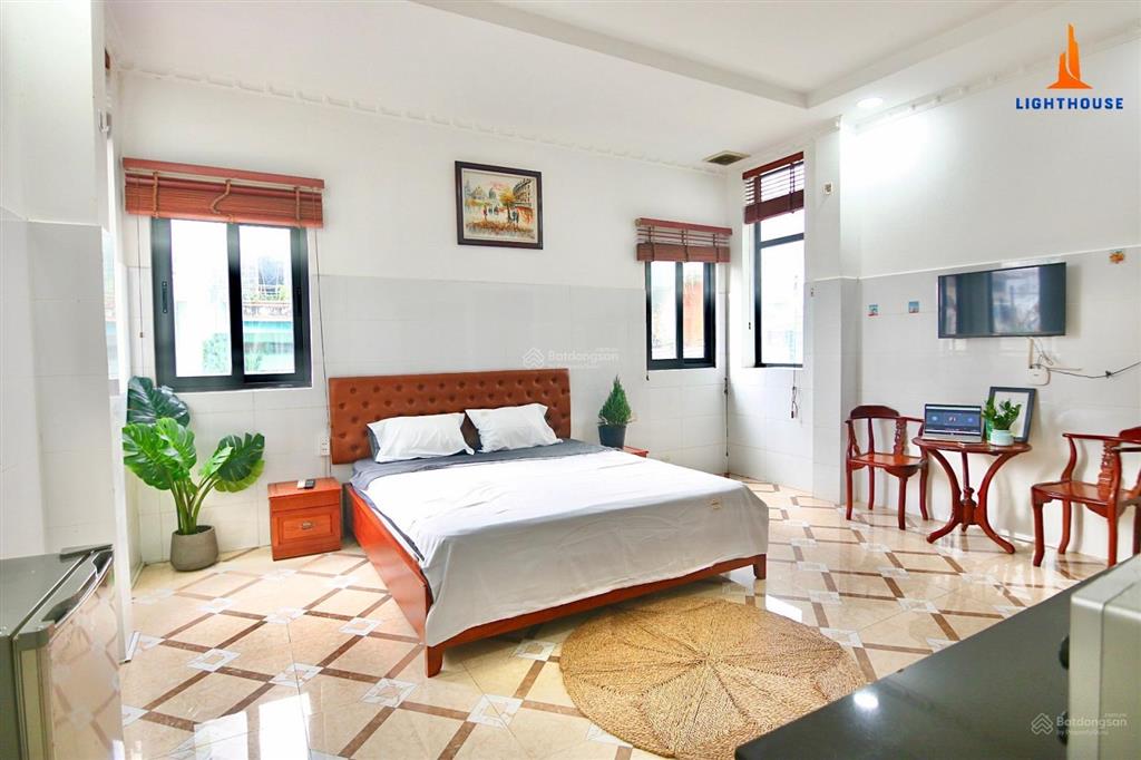 Căn hộ cửa sổ thoáng full nội thất ngay chân cầu 3/2  quận 10