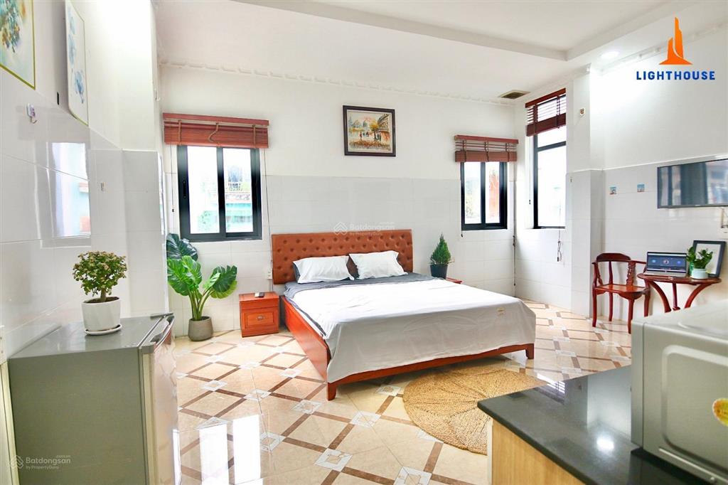 Studio full nội thất cửa sổ thoáng mát ngay ba tháng hai, quận 10
