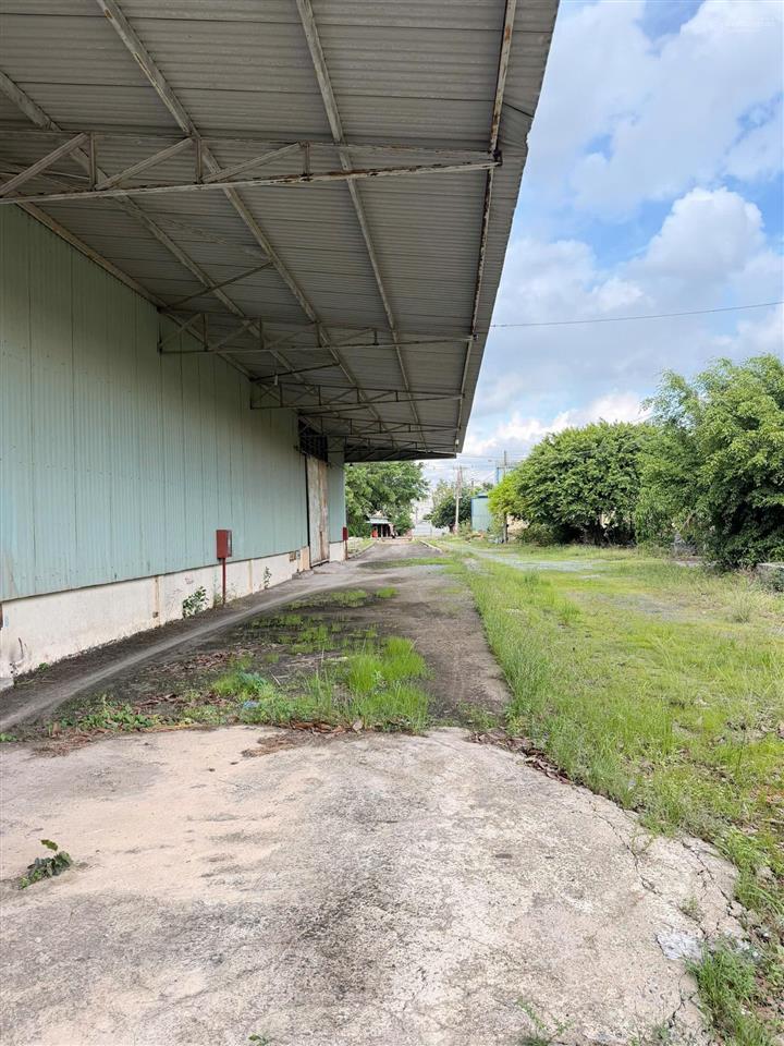 Bán nhà xưởng tổng dt 9.700m2 tại long an