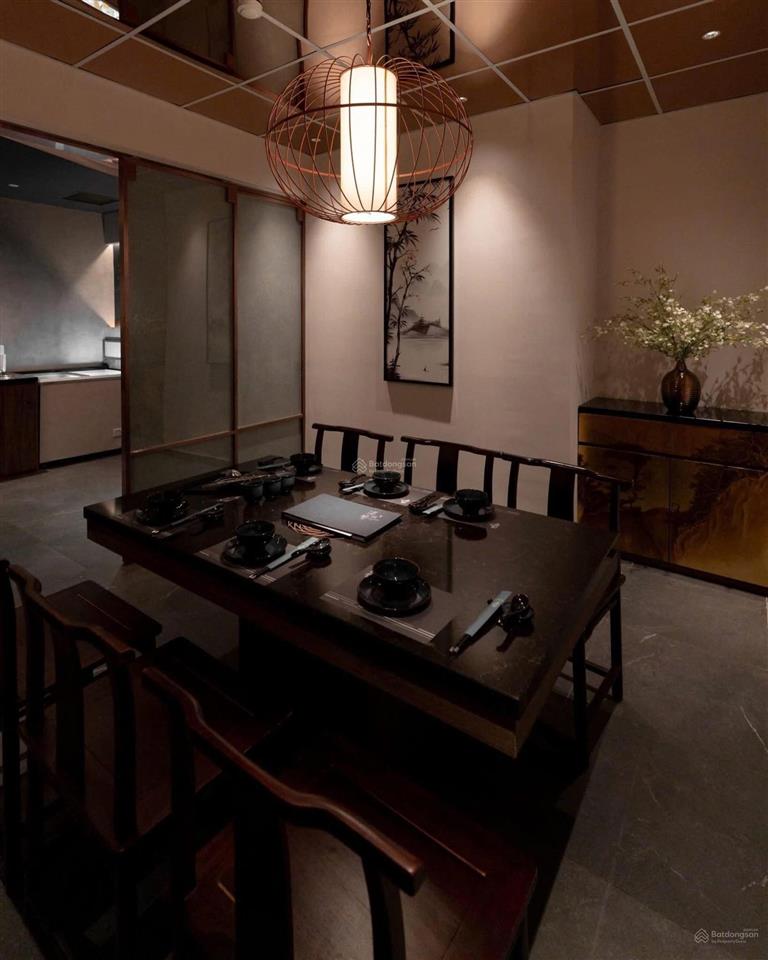 Cho thuê nhà mặt tiền 300m2 lê quý đôn, quận 3