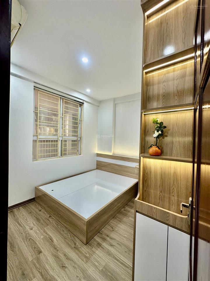 Bán căn 2 ngủ sổ đỏ chính chủ 40m2 tại ct3 linh đàm chỉ 3,75 tỷ full nt mới