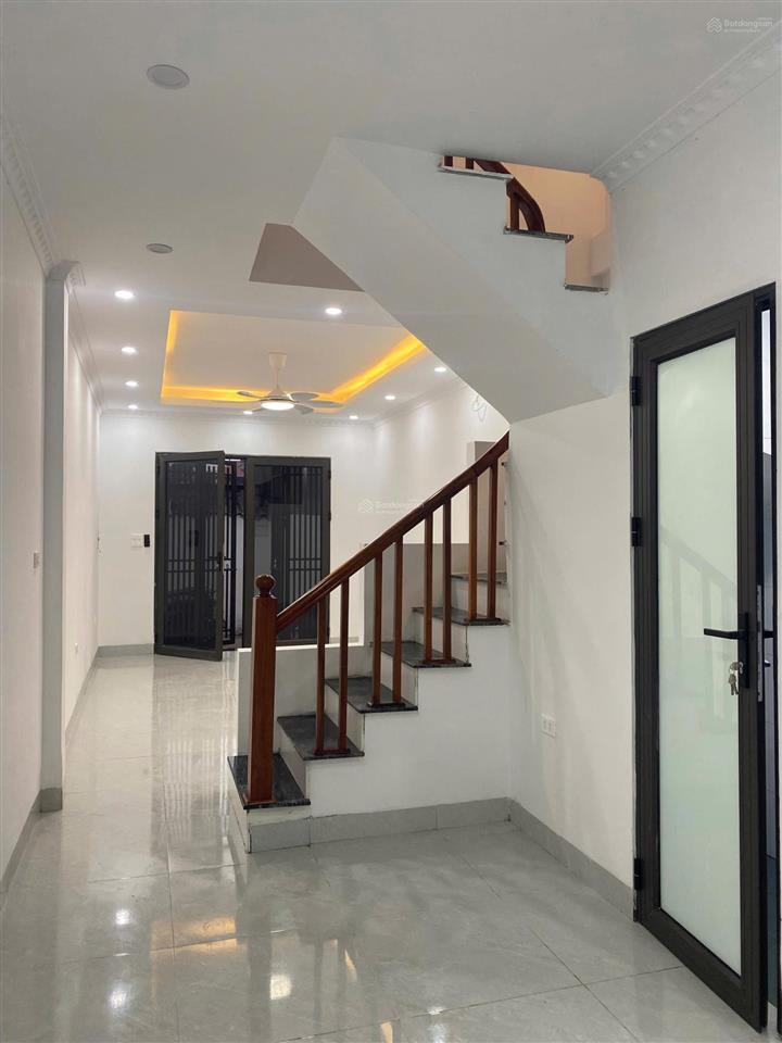 Cho thuê nhà 3 tầng mới tinh phố nối, mỹ hào giá vài triệu