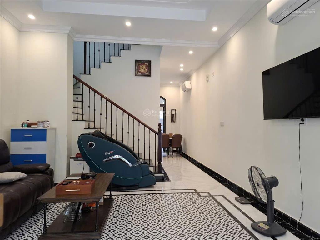 Cho thuê nhà nguyên căn 13tr 5 tầng 7 phong full đồ