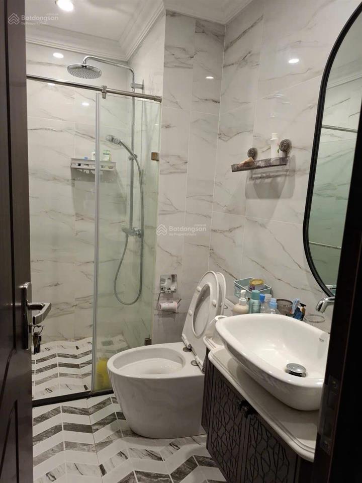Cho thuê nhà nguyên căn 13tr 5 tầng 7 phong full đồ