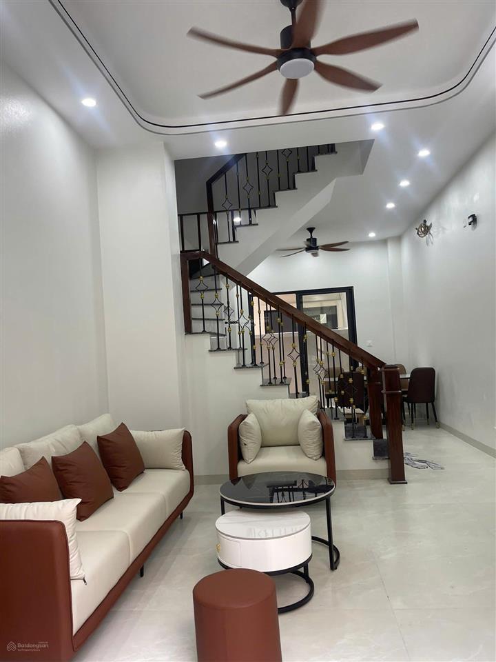 Nhà đẹp nguyên căn 5 tầng full đồ chỉ việc xách vali là ở! 13,5tr bao phí
diện tích 48m²