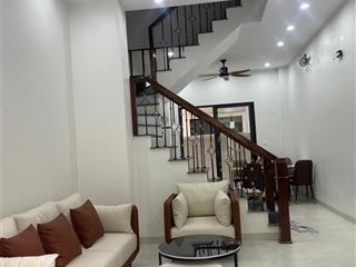Nhà đẹp nguyên căn 5 tầng full đồ chỉ việc xách vali là ở! 13,5tr bao phí
diện tích 48m²