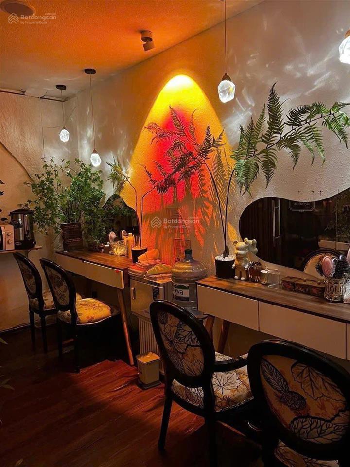 Cho thuê nhà mặt phố trần đại nghĩa dt 50m2 x 6t, mt 4,2 m có thang máy,vị trí đẹp.