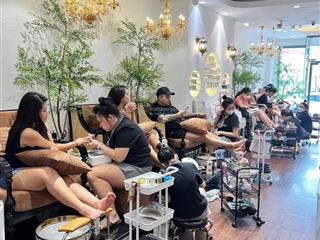Cho thuê nhà mặt phố trần đại nghĩa dt 50m2 x 6t, mt 4,2 m có thang máy,vị trí đẹp.