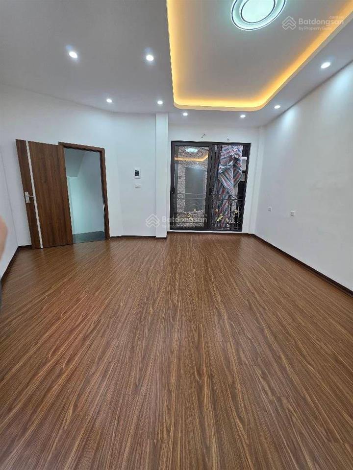 Bán gấp nhà la thành, thoáng sáng, nhà mới, ở luôn, 80m ra đường ô tô, 45m2, 5 tầng, hơn 7 tỷ