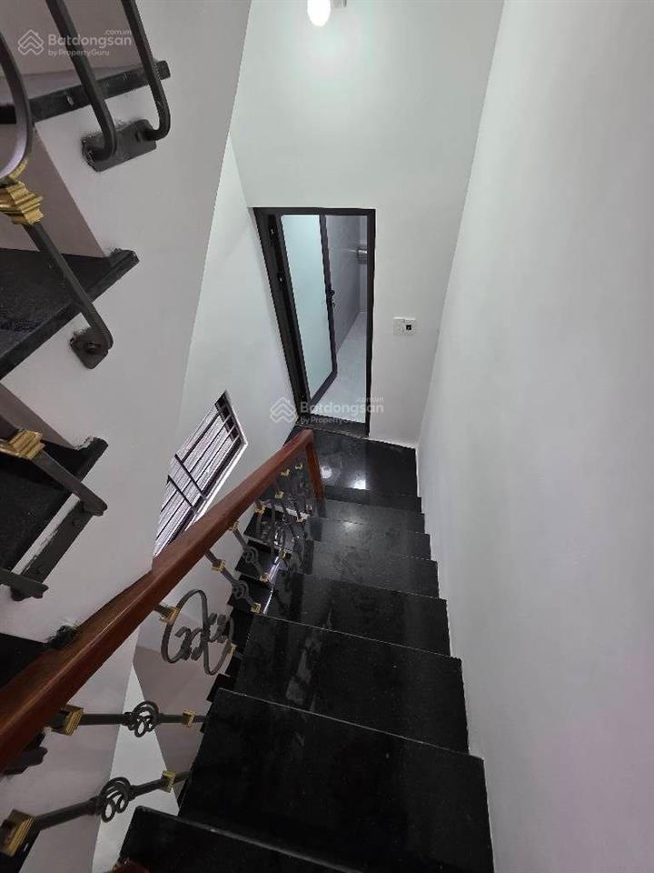 Bán gấp nhà la thành, thoáng sáng, nhà mới, ở luôn, 80m ra đường ô tô, 45m2, 5 tầng, hơn 7 tỷ