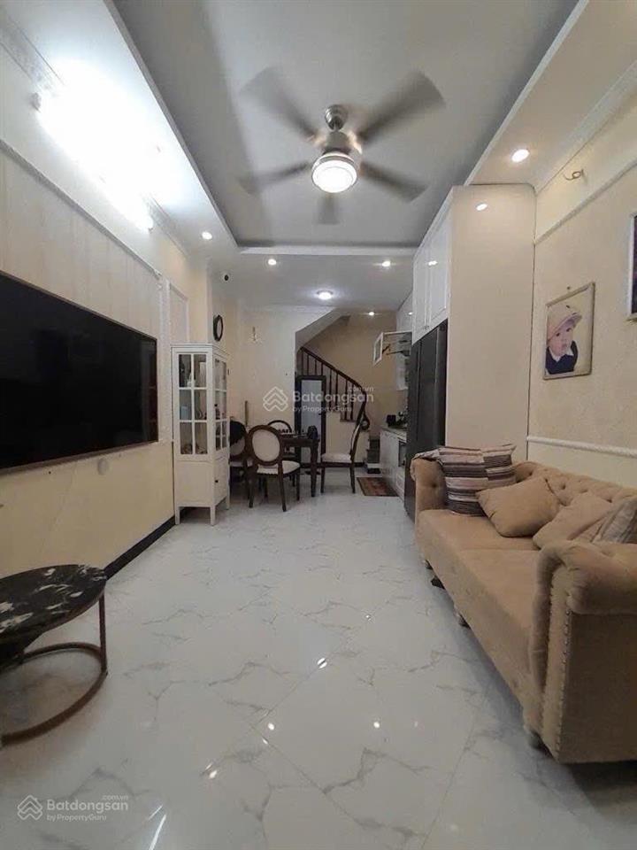 Nhà gần ngã 6 ô chợ dừa, 30m x 4 tầng ngõ thoáng, nông gần chợ, trường học, 50m ra đường ô tô,6 tỷ