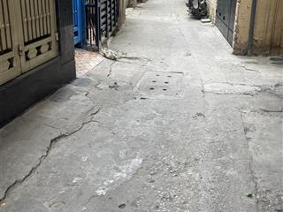 Chính chủ nhờ bán nhà giáp nhất, không quy hoạch, 25m, 5tầng, để lại đồ, thoáng sáng, hơn 6 tỷ