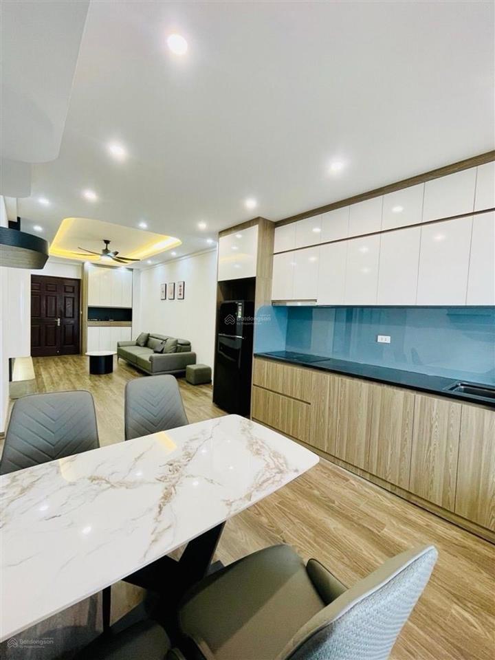 Gấp bán căn hộ lô góc, tầng trung, 2 ngủ, 1 vệ sinh đường mạc thái tổ, 5 tỷ (có thương lượng)