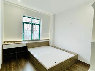 Gấp bán căn hộ lô góc, tầng trung, 2 ngủ, 1 vệ sinh đường mạc thái tổ, 5 tỷ (có thương lượng)
