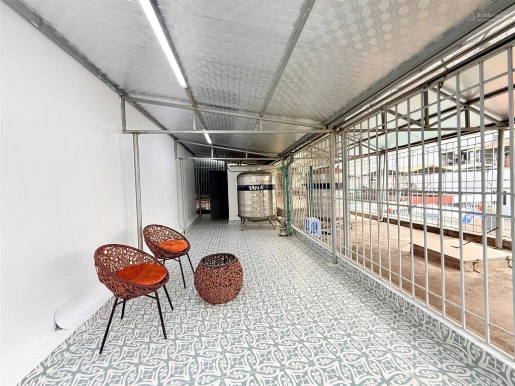 Bán nhà dịch vọng, 40m x 6 tầng, full đồ, ngõ thoáng, xe ba gác, 100m ra đường ô tô, chợ, 8 tỷ 300