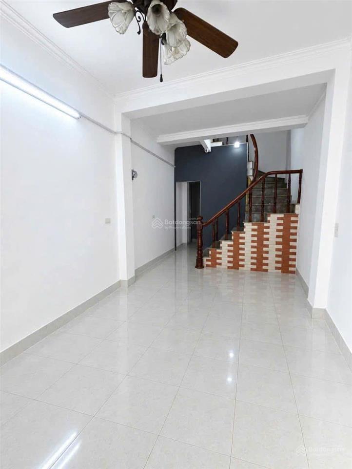 Bán nhà lô góc, trần thái tông, dân xây, 46mx5 tầng, ngõ 3 gác, thoáng, 100m ra phố, chợ, giá 7 tỷ