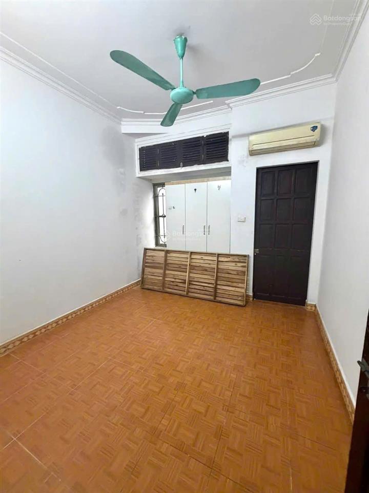 Bán nhà lô góc, trần thái tông, dân xây, 46mx5 tầng, ngõ 3 gác, thoáng, 100m ra phố, chợ, giá 7 tỷ