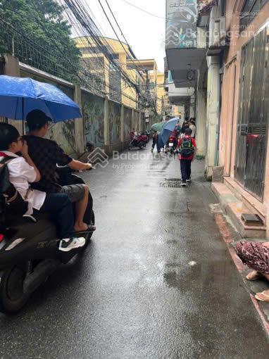 Bán nhà lô góc, trần thái tông, dân xây, 46mx5 tầng, ngõ 3 gác, thoáng, 100m ra phố, chợ, giá 7 tỷ