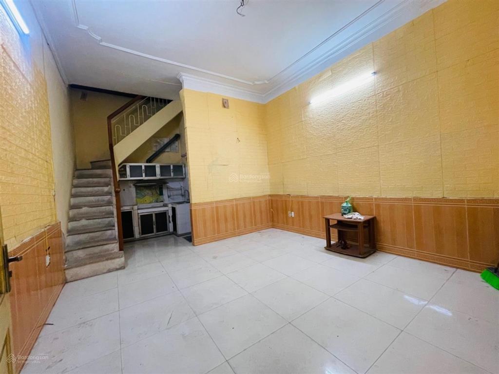 Bán nhà hồ tùng mậu, 30m sổ, 50m ra mặt ngõ ô tô, gần chợ, trường, mặt tiền rộng 4.6m, 5 tỷ 3