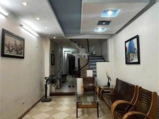 Bán nhà dịch vọng hậu, gần đại học tài chính ngân hàng, lô góc, 30mx5 tầng, ngõ thông,gần phố 7 tỷ9