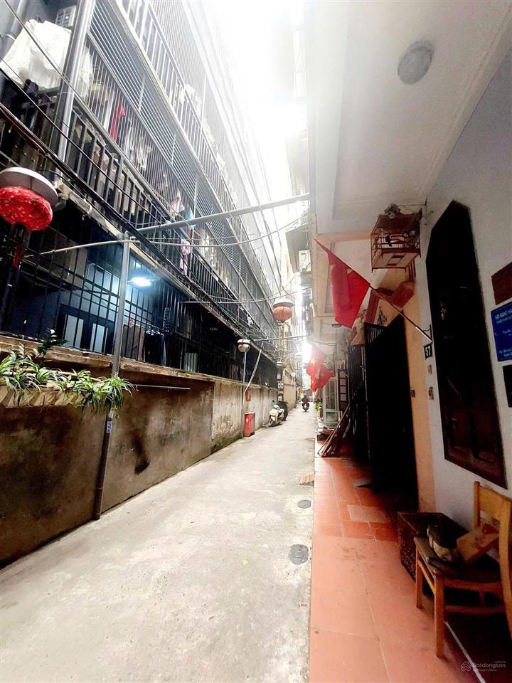Bán nhà phố tôn thất tùng, ngõ 3 gác, 100m ra đường ô tô tránh, gần chợ, trường, 45mx4 t, giá 10 tỷ