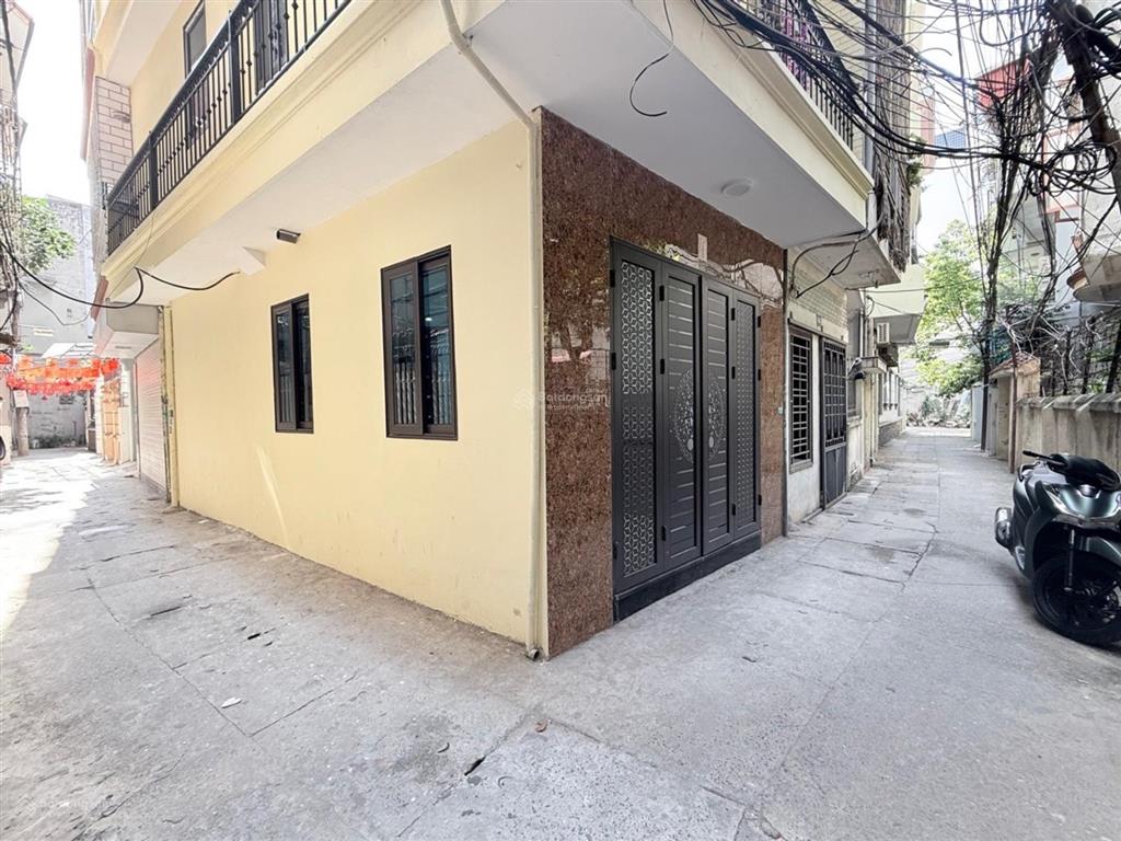 Bán nhà trung kính, cách 100m ra đường ô tô, nhà mới, ở luôn, gần trường, chợ, giá 7 tỷ900