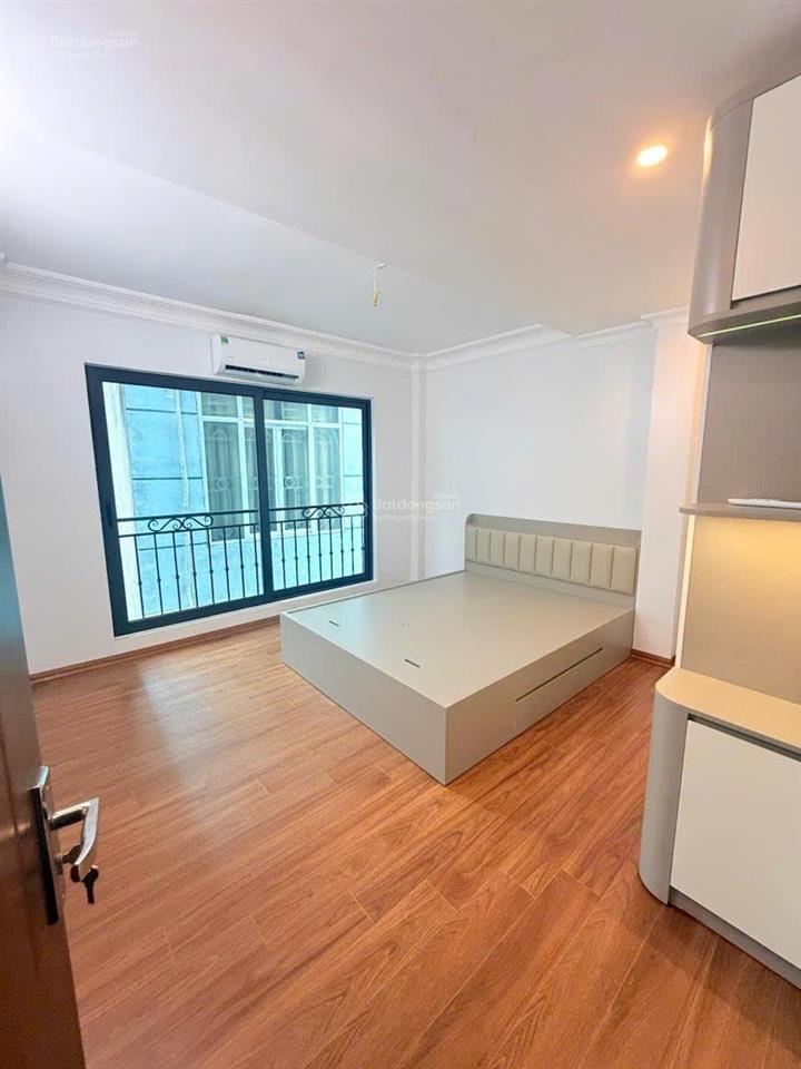 Nhà đẹp cốm vòng, 6 tầng, thang máy, 3 mặt thoáng, quy hoạch ổn định, chủ cần bán gấp, hơn 10 tỷ
