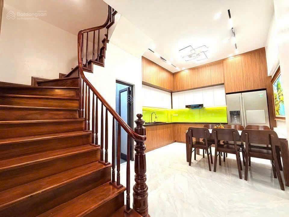 Nhà đẹp khuất duy tiến, phân lô, ô tô đỗ cửa, full đồ vào ở luôn, tiện ích, 6 tầng, hơn 6 tỷ