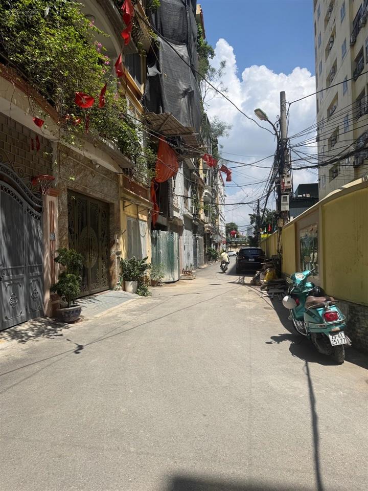 Nhà gần ga tàu điện nguyễn trãi, 6 tầng, full nội thất, ô tô đỗ cửa, sổ vuông, gần chợ, 6 tỷ500