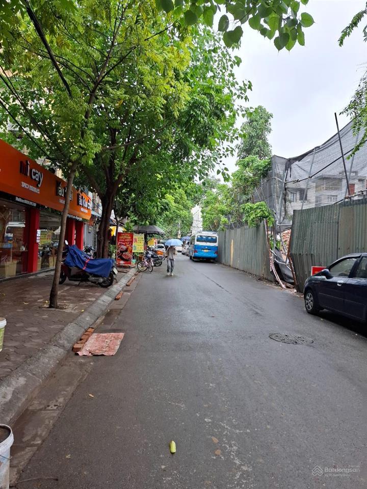 Bán nhà phố tây sơn, dân xây, ô tô tránh đỗ cổng, ngõ thông, kinh doanh, sổ vuông, không qh, 9 tỷ