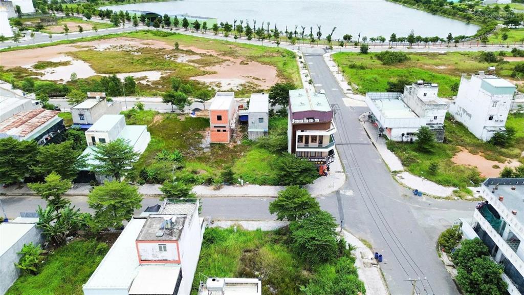 Chủ kẹt tiền bán gấp lô 130m full thổ cư ngang 5m giá 2 tỷ tại xã đức hòa
