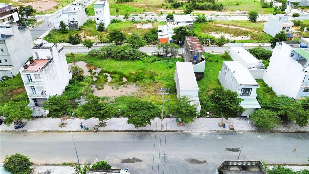 Chủ kẹt tiền bán gấp lô 130m full thổ cư ngang 5m giá 2 tỷ tại xã đức hòa