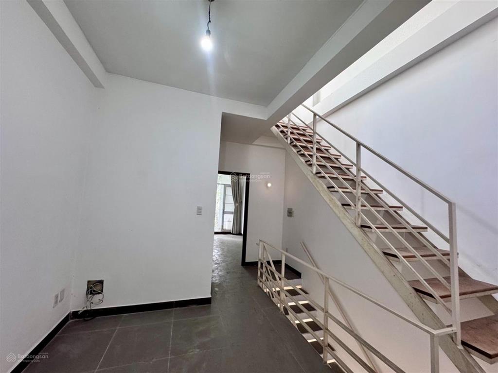 Bán nhà mt tại tô ngọc vân, giá chỉ 5,7 tỷ, 4x18.8m2, 3pn, 3wc, tổng diện tích 75m2