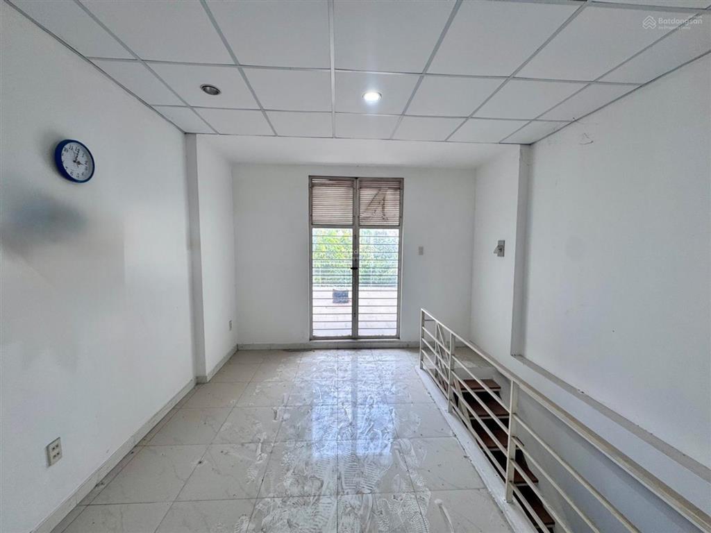 Bán nhà mt tại tô ngọc vân, giá chỉ 5,7 tỷ, 4x18.8m2, 3pn, 3wc, tổng diện tích 75m2