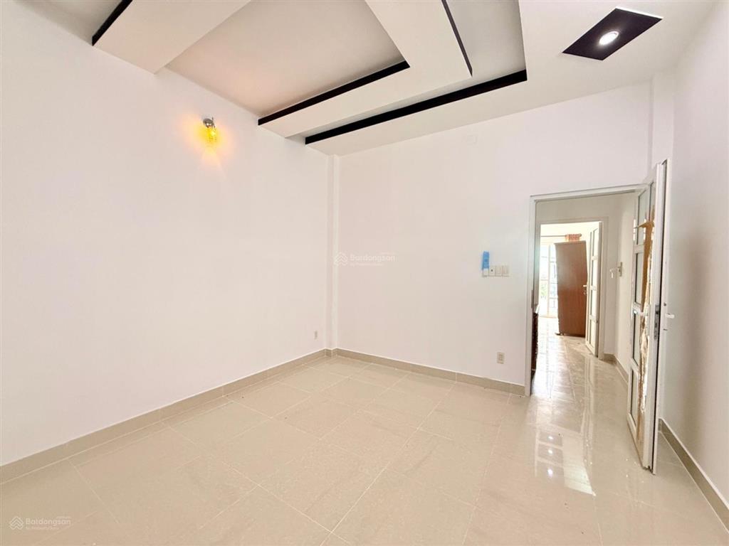 Bán nhà riêng tại thạnh lộc 22, 4,7 tỷ, 60m2, giá siêu hời, oto đậu nhà, thông tứ hướng