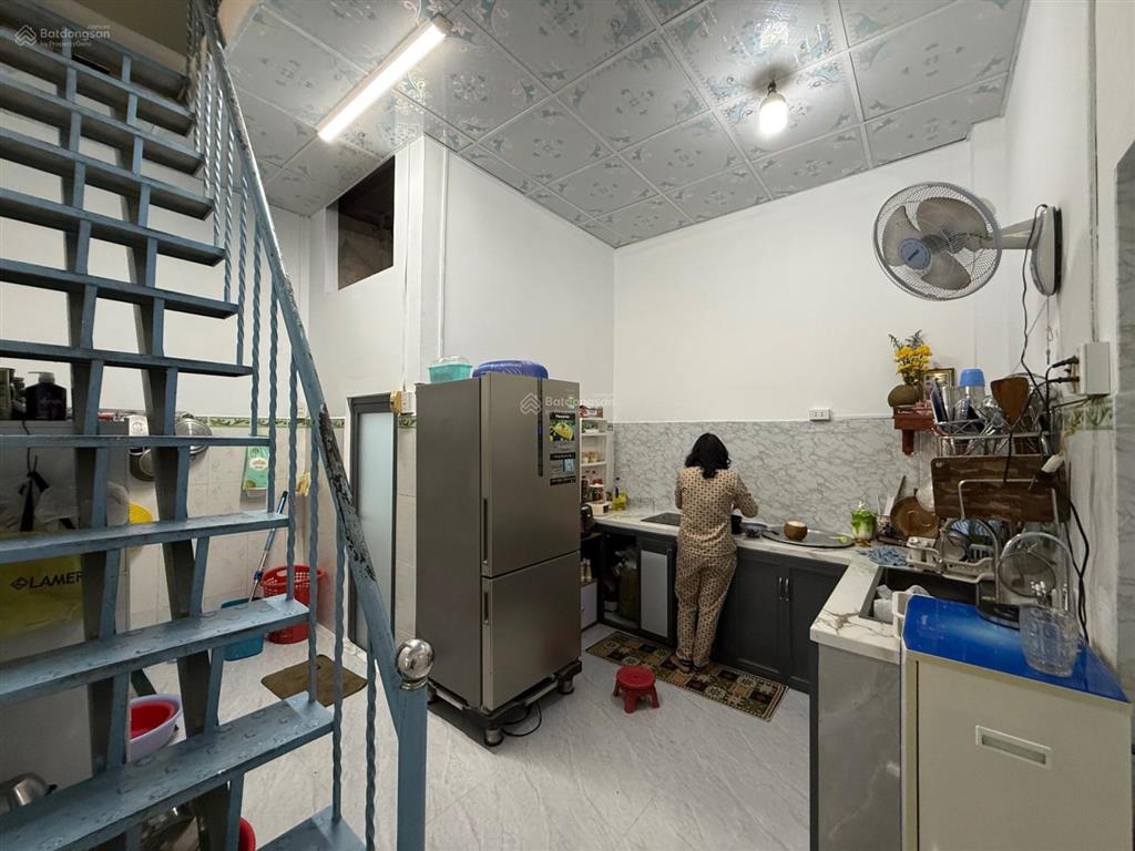 Bán nhà riêng tại thạnh xuân 25, giá siêu hời 4,6 tỷ, 73m2, 4pn, 3wc,hẻm oto
