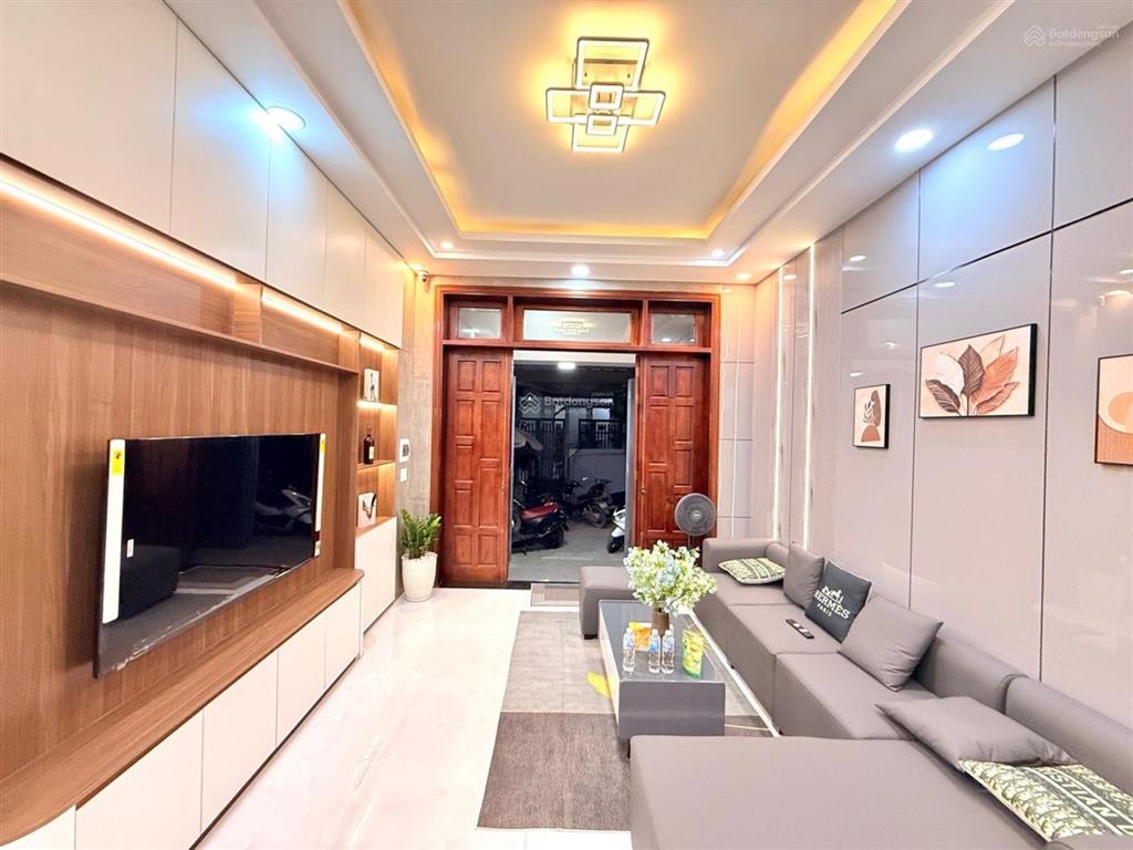 Bán nhà tại thạnh xuân 38, 6,3 tỷ, 54m2, 4pn, 5wc, mặt tiền 8m xe tải thông, 100m ra hà huy giáp
