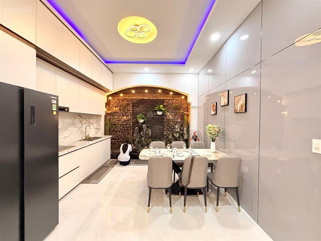 Bán nhà tại thạnh xuân 38, 6,3 tỷ, 54m2, 4pn, 5wc, mặt tiền 8m xe tải thông, 100m ra hà huy giáp
