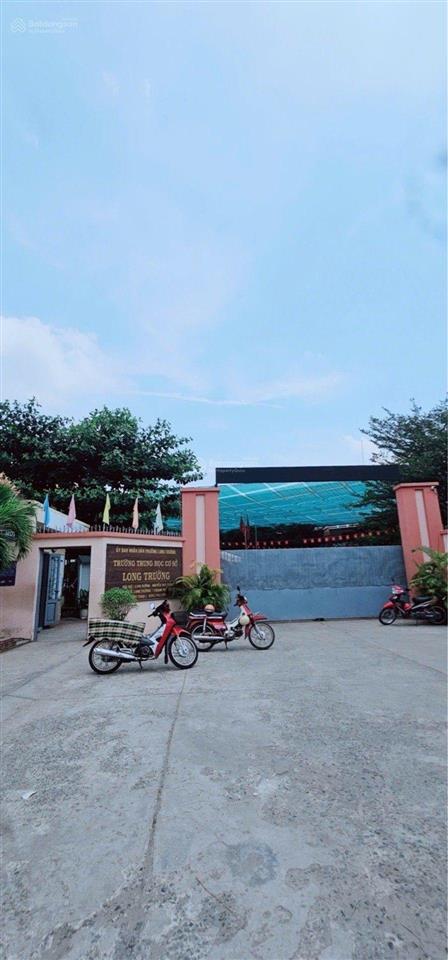 Nhà hxh đỗ cửa  nguyễn duy trinh  long trường  q9  chỉ 5 đồng.