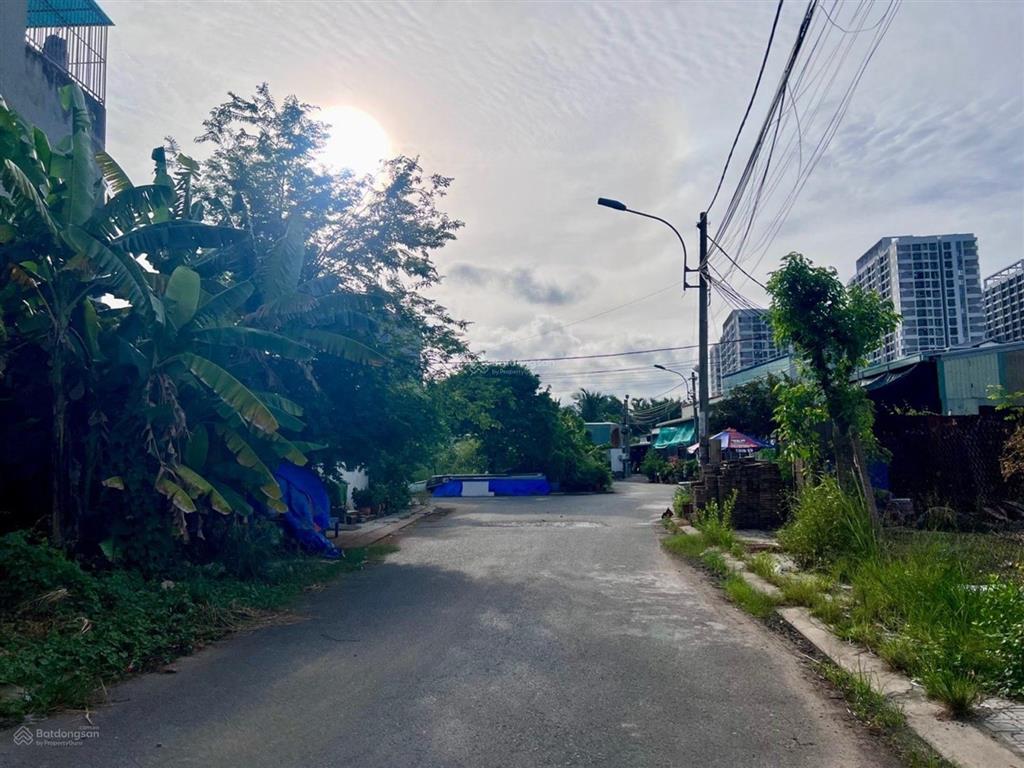 Trường lưu  51m² hxh 8m vỉa hè  khu phân lô dân trí  3 tỷ
