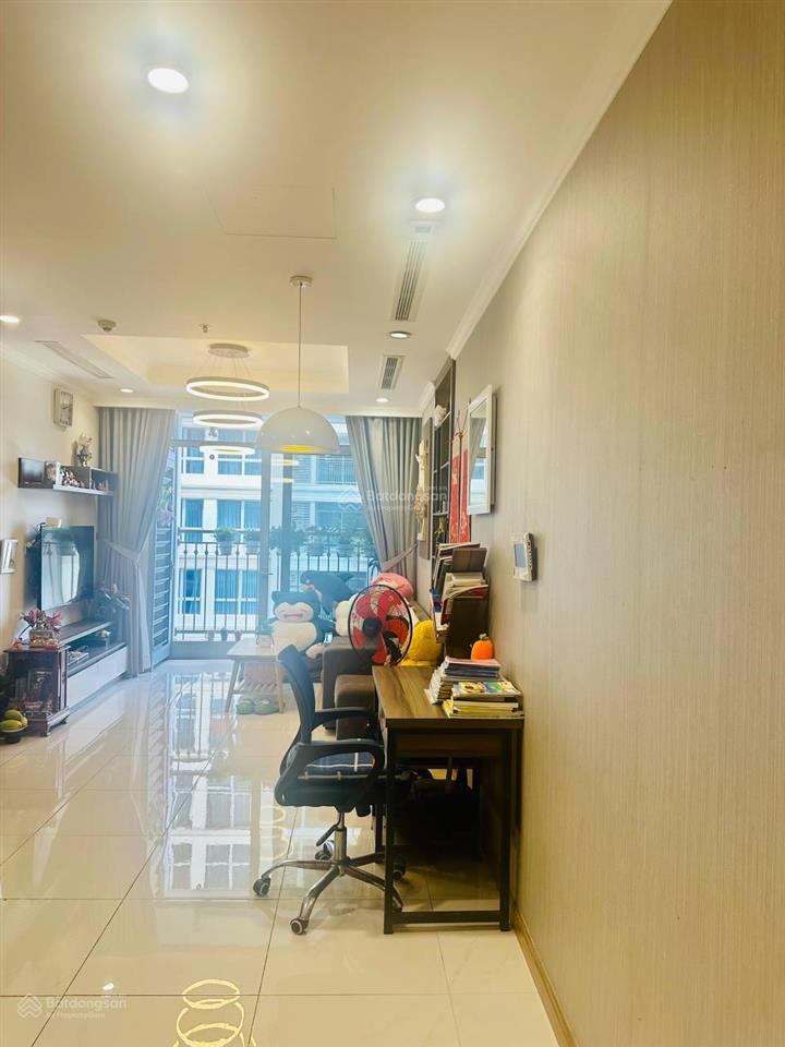 Landmark 5 (đối diện landmark 81) 2pn 2wc chính chủ, sẵn sổ. 10,8 tỷ