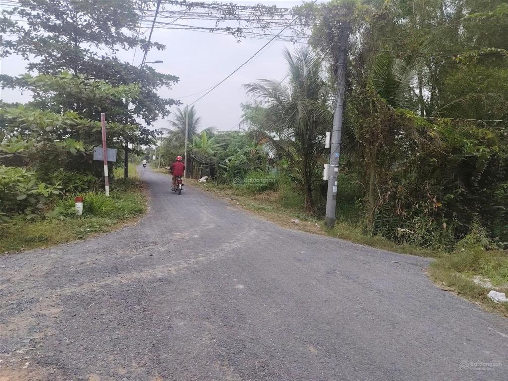 Lô góc ngay ngã tư đường nhựa lê thị lục phước lâm cần giuộc cũ 1491m², đã san lấp + có nhà xưởng