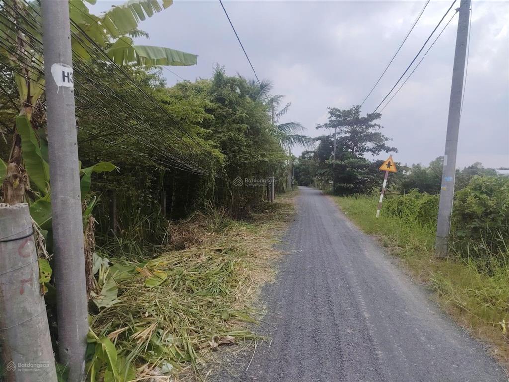 Lô góc ngay ngã tư đường nhựa lê thị lục phước lâm cần giuộc cũ 1491m², đã san lấp + có nhà xưởng